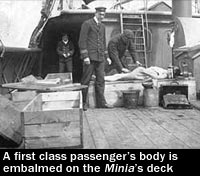 El cuerpo del pasajero del Titanic es embalsamado's body is embalmed